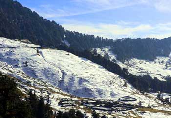 Deorial tal, Tungnath Chandrashila trek is a short trek from Chopta to Tungnath in Uttarakhand. Find out trek guide, cost, distance from delhi, schedules